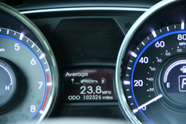 2013 Hyundai Sonata - Image 40