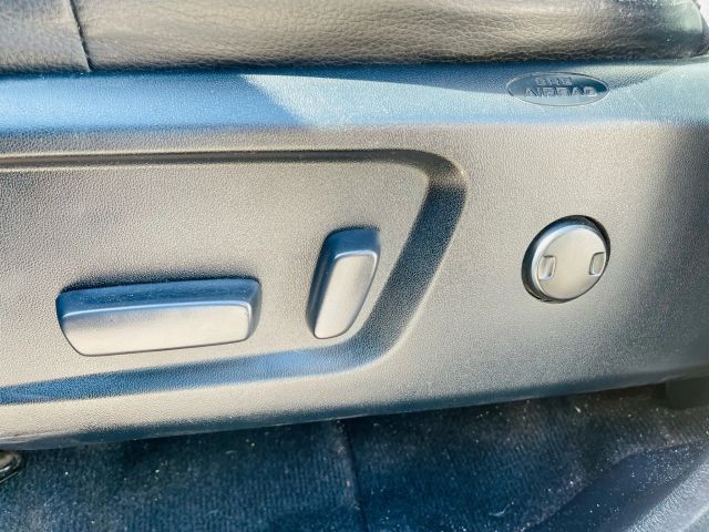 2016 Toyota Tundra Crewmax - Image 32