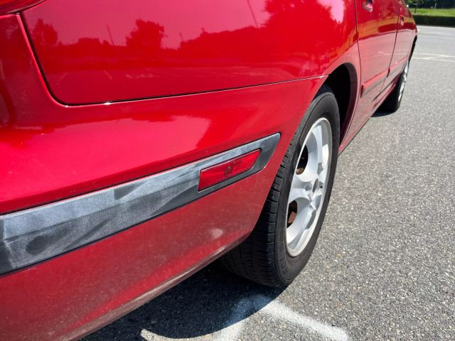 2004 Hyundai Elantra - Image 18