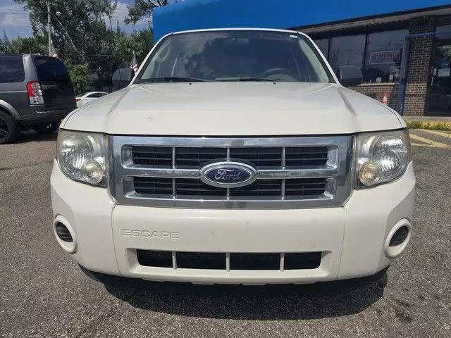 2011 Ford Escape - Image 2