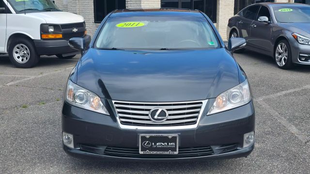 2011 Lexus Es - Image 3