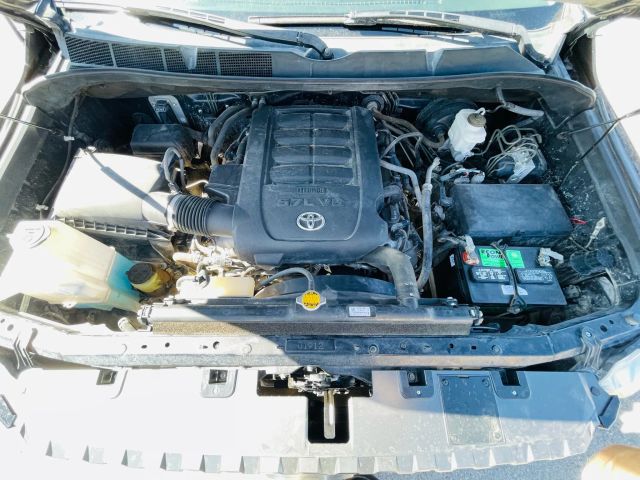 2016 Toyota Tundra Crewmax - Image 11
