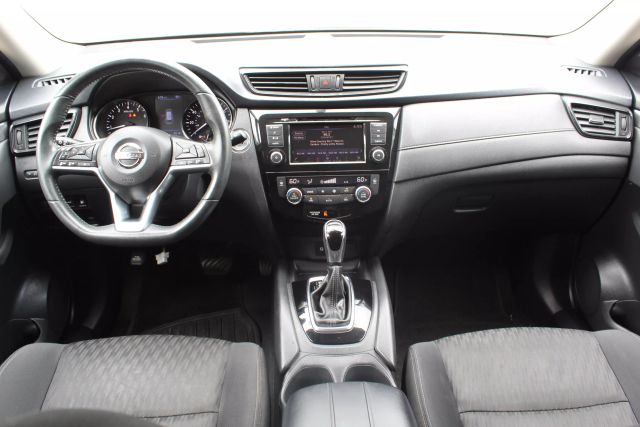 2018 Nissan Rogue - Image 2