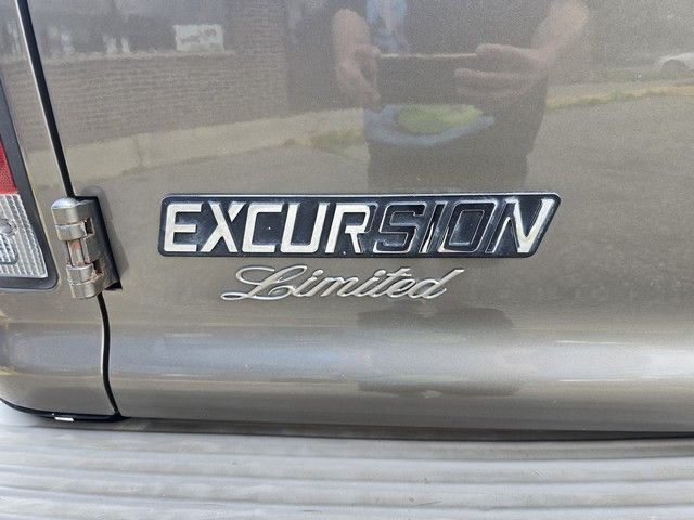 2005 Ford Excursion - Image 7