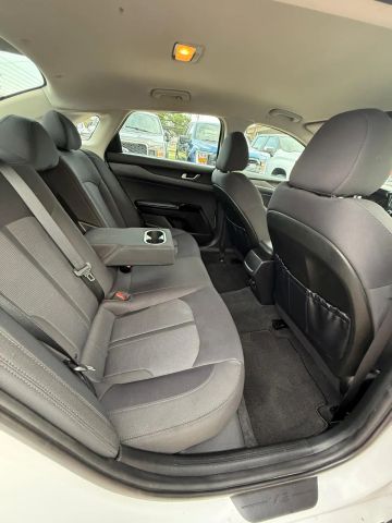 2023 Kia K5 - Image 16