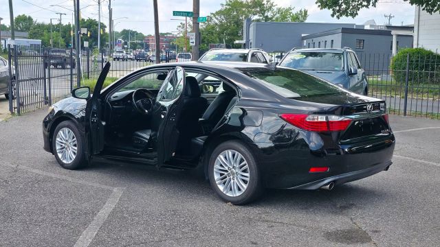 2015 Lexus Es - Image 5