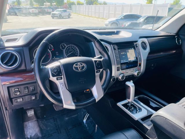 2016 Toyota Tundra Crewmax - Image 30