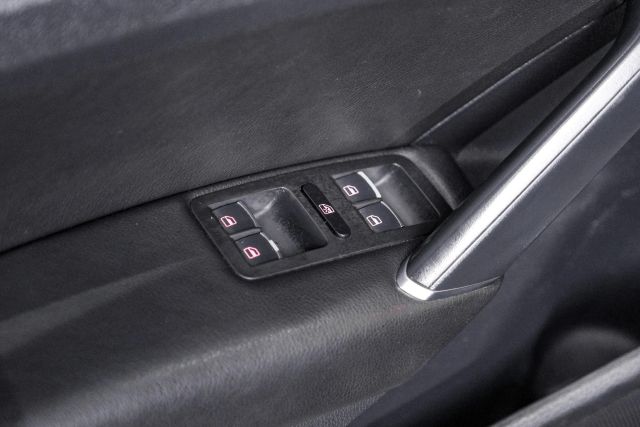 2017 Volkswagen Passat 1.8t Se Sedan 4d - Image 40
