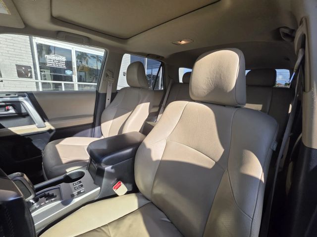 2013 Toyota 4runner - Image 12