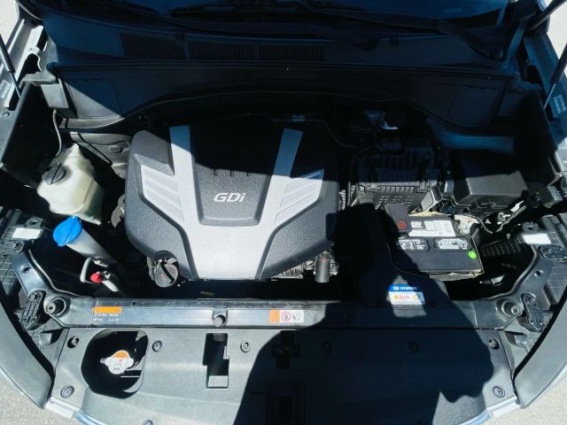 2014 Hyundai Santa Fe - Image 11