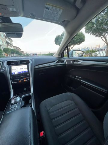 2020 Ford Fusion Se Sedan 4d - Image 15