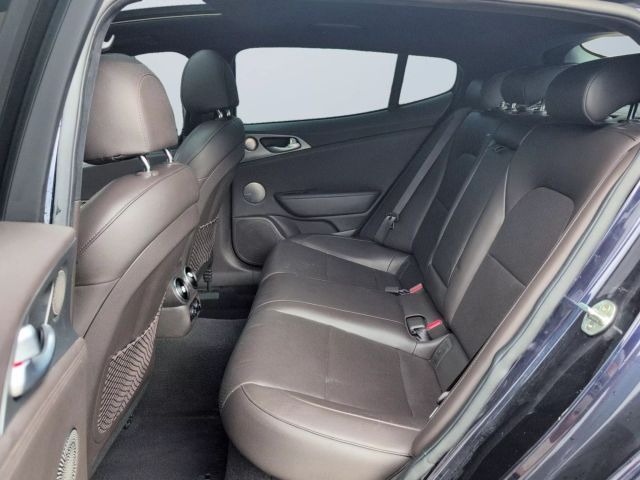 2020 Kia Stinger - Image 9