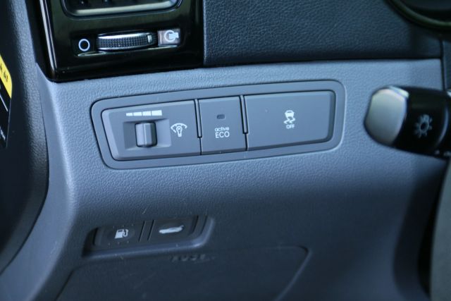 2013 Hyundai Sonata - Image 15