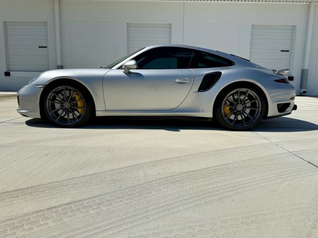 2014 Porsche 911 - Image 32
