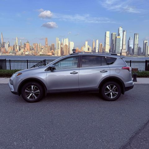 2017 Toyota Rav4 Xle Sport Utility 4d - Image 4