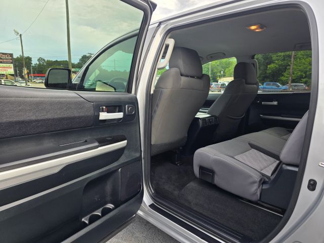 2017 Toyota Tundra Crewmax - Image 13