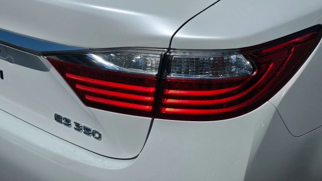 2013 Lexus Es - Image 11
