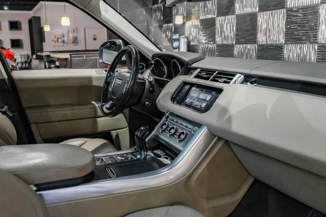 2016 Land Rover Range Rover Sport Se Sport Utility 4d - Image 15