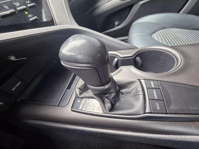 2022 Toyota Camry - Image 20