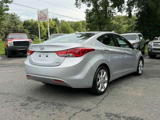 2011 Hyundai Elantra - Image 8