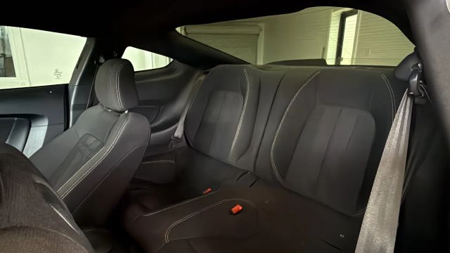 2019 Ford Mustang - Image 22