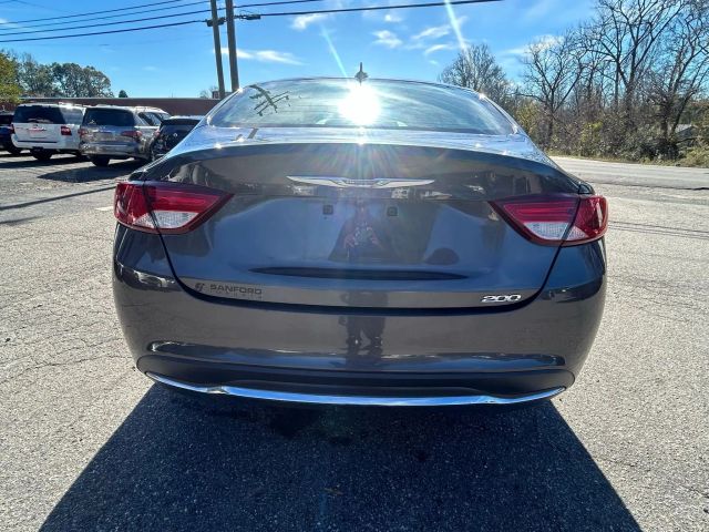 2017 Chrysler 200 - Image 13