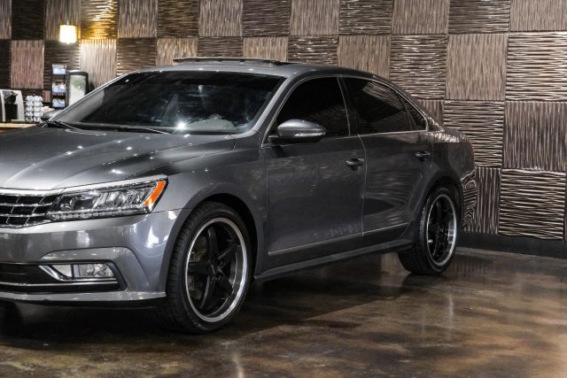 2017 Volkswagen Passat 1.8t Se Sedan 4d - Image 9
