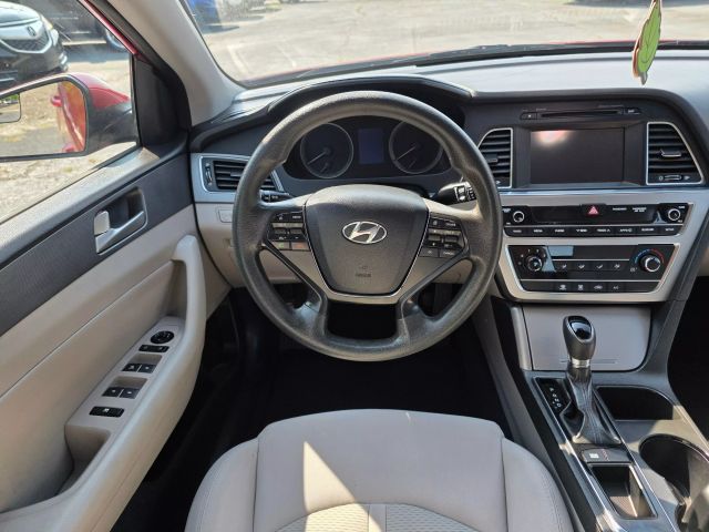 2016 Hyundai Sonata - Image 10