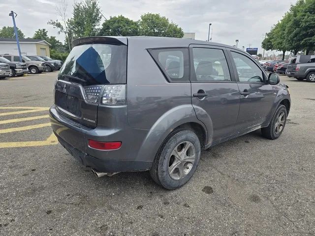 2007 Mitsubishi Outlander - Image 4