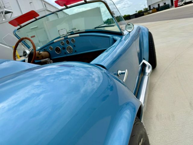 1965 Shelby Cobra Roadster 427 - Image 20