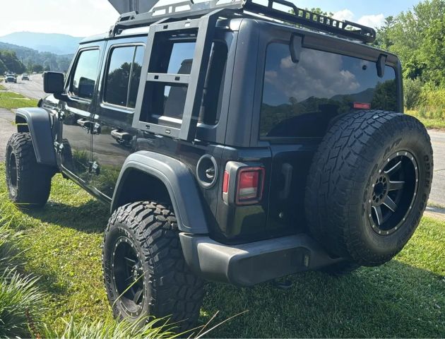 2018 Jeep Wrangler Unlimited - Image 4