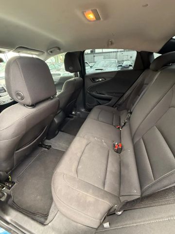 2019 Chevrolet Malibu - Image 18