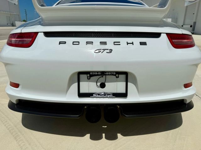 2015 Porsche 911 - Image 23