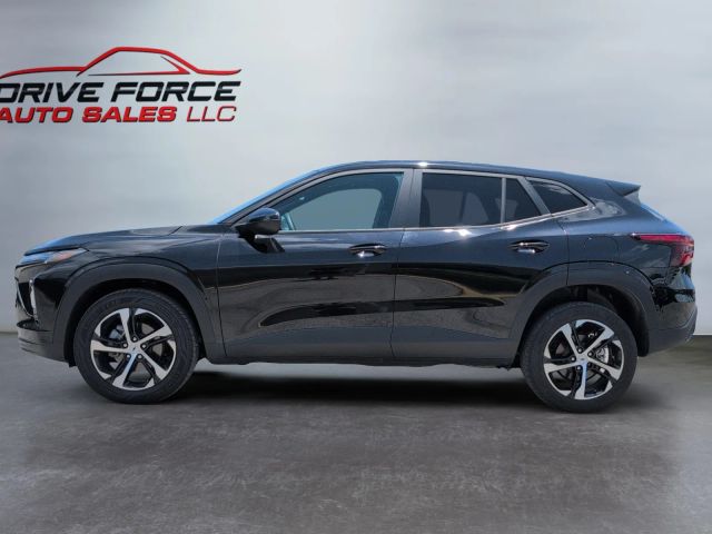 2025 Chevrolet Trax - Image 2