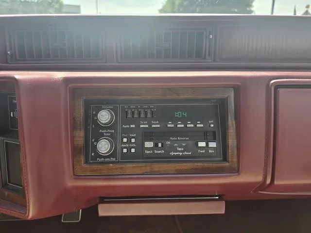 1988 Cadillac Deville - Image 20