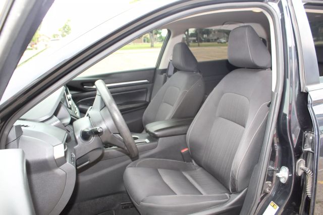 2022 Nissan Altima - Image 4