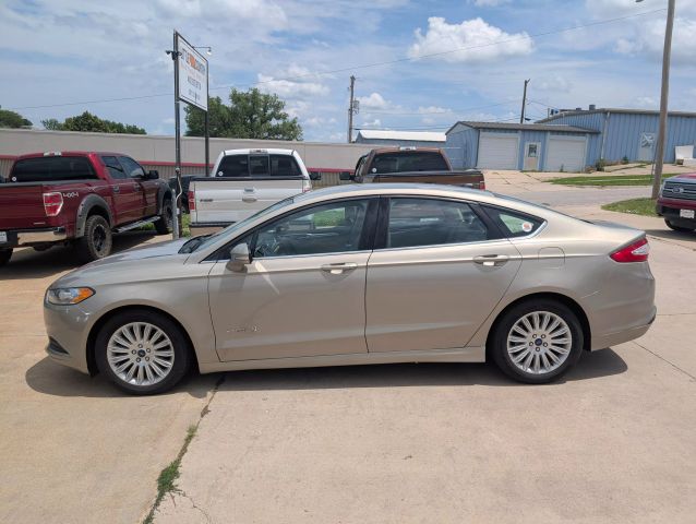 2015 Ford Fusion Se Hybrid Sedan 4d - Image 2