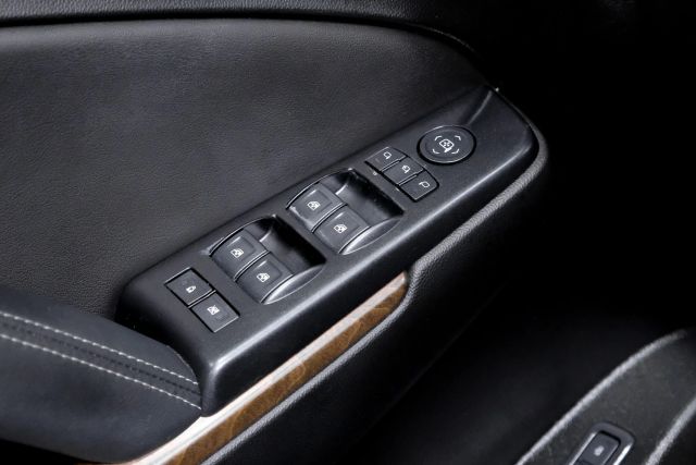 2019 Gmc Yukon Xl Denali Sport Utility 4d - Image 35