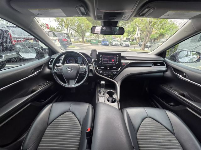 2022 Toyota Camry - Image 9