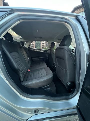2020 Ford Fusion Se Sedan 4d - Image 13