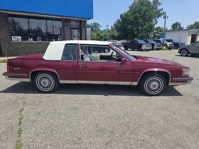 1988 Cadillac Deville - Image 4