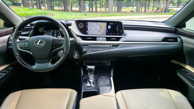 2020 Lexus Es - Image 18