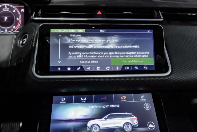 2018 Land Rover Range Rover Velar R-dynamic Hse Sport Utility 4d - Image 23