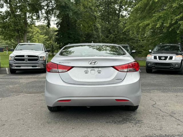 2012 Hyundai Elantra - Image 6