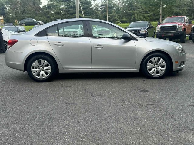 2012 Chevrolet Cruze - Image 4