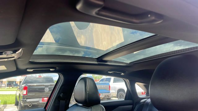2022 Kia K5 - Image 2