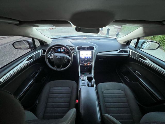 2020 Ford Fusion Se Sedan 4d - Image 16