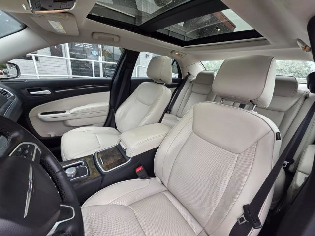 2015 Chrysler 300 - Image 11