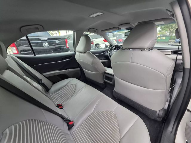 2018 Toyota Camry - Image 15