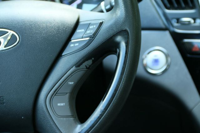 2013 Hyundai Sonata - Image 37